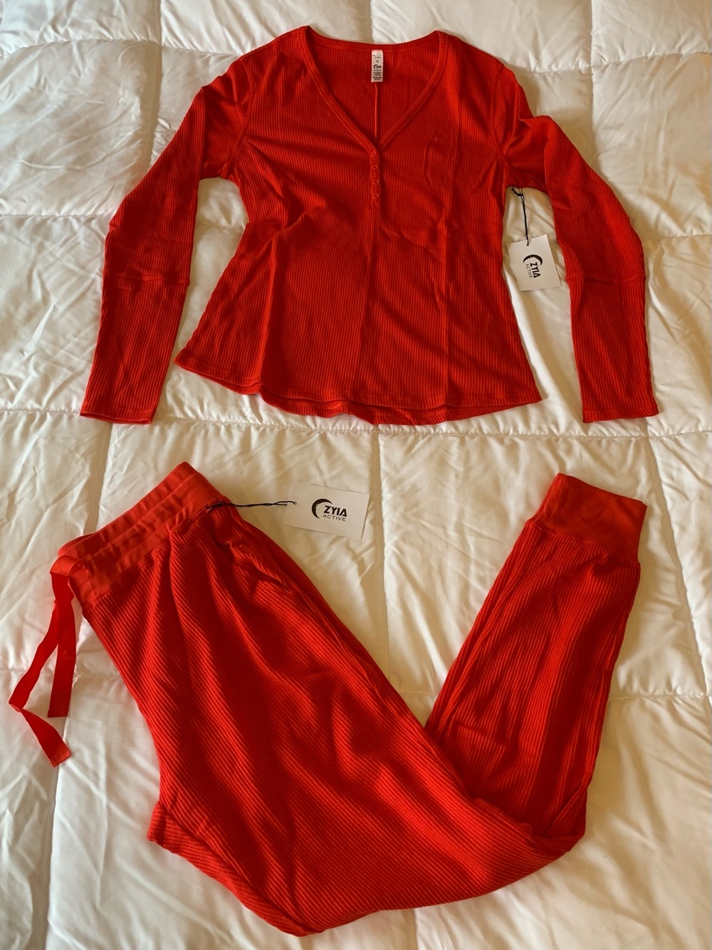 New with tags ZYIA active Red Don't Wake Me Thermal set size XL